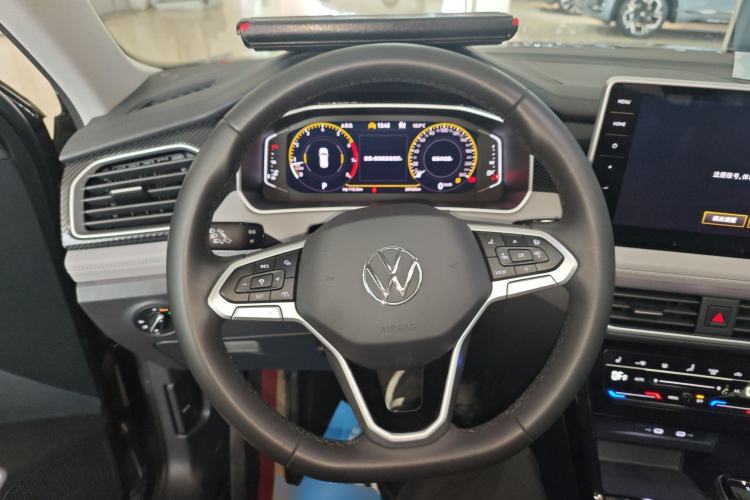 Used Volkswagen Tayron 2023 300TSI Two-Wheel-Drive Luxury Plus Advanced Edition Steering Wheel
