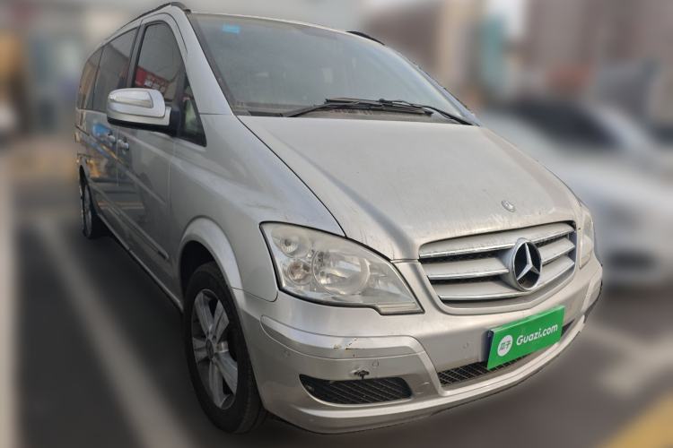 Used Mercedes-Benz Viano 2013 3.0L Hospitality Edition Front Right 45 Deg