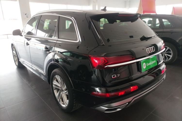 Used Audi Q7 2023 45 TFSI quattro S line Sport model