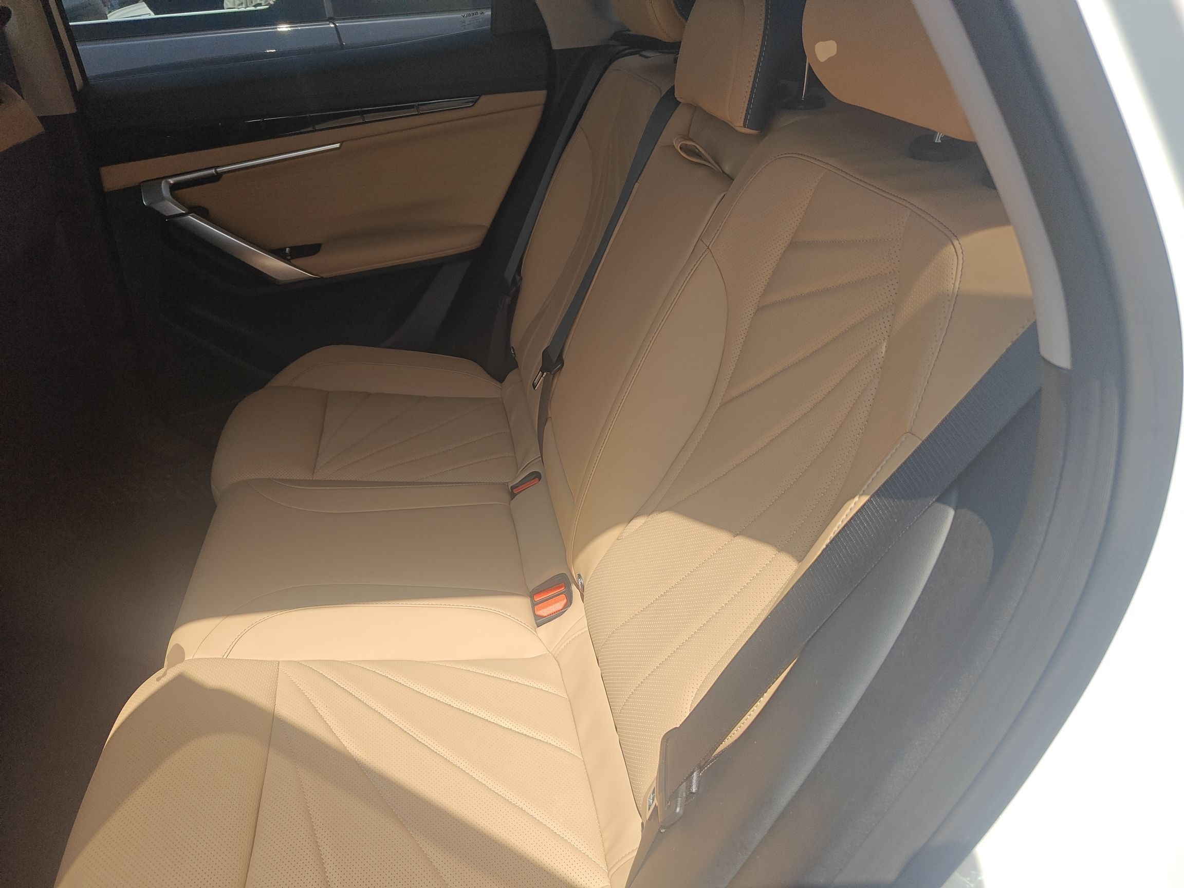 Geely Auto FX11 2023 1.5TD DCT Prestige Edition — снимка 20