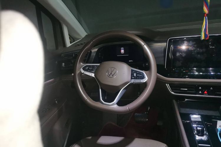 Used Volkswagen Viloran 2022 330TSI Luxury Edition