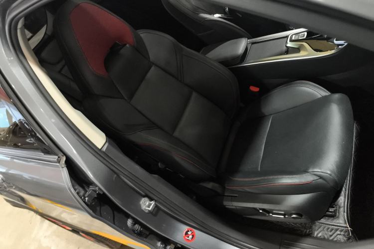 Used Lynk & Co 01 2019 2.0T Two-Wheel Drive Zhaopu Version China VI Standard Right Front Seat