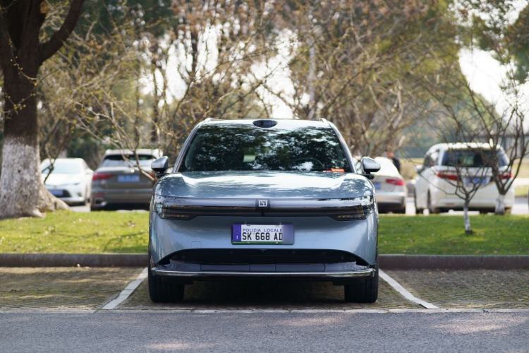 Used Zeekr 7X 2025 100 kWh Long-Range Rear-Wheel Drive with Intelligent Driving Features Exterior 2