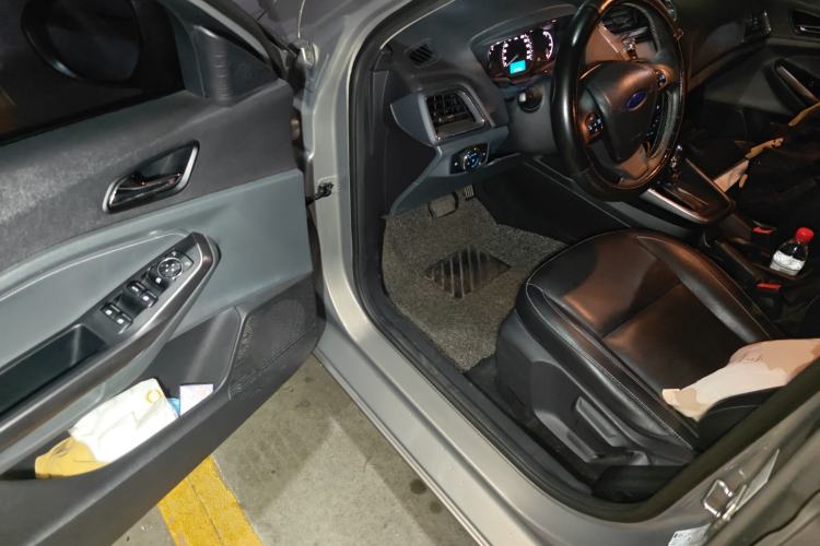 Used Ford Escort 2015 1.5L Automatic Fashion Model