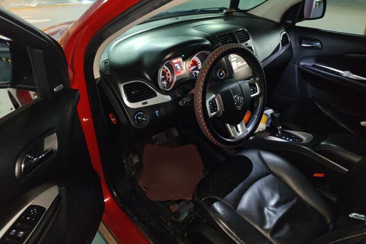 Used Dodge Journey 2013 2.4L Two-Wheel Drive Luxury Version