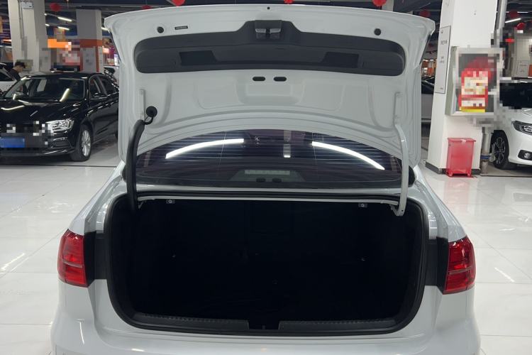 Used Volkswagen Sagitar 2015 1.6L Automatic Comfort Model