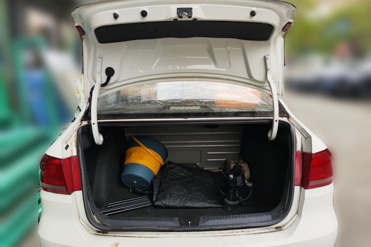 Used Volkswagen Santana 2015 1.6L Automatic Fashion Edition Trunk