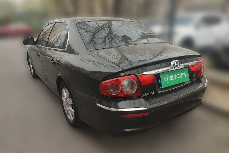 Used Hyundai MoInca 2009 2.0L Automatic Prestige GL Trim
