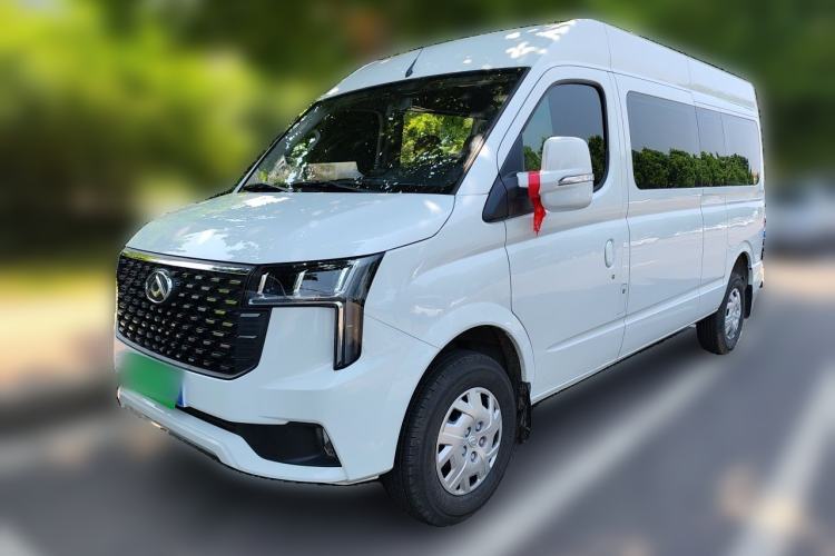Used SAIC MAXUS Xintu V80 New Tu V80 9-seat diesel manual‑shift passenger van, steel wheels, 2.0-liter engine, non-commercial use.