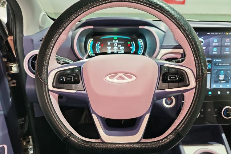 Used Chery Little Ant 2022 Revised Version Sweet Pink Edition Half-Sugar Version Lithium Iron Phosphate 30.7 kWh 30 kW 301 km Steering Wheel