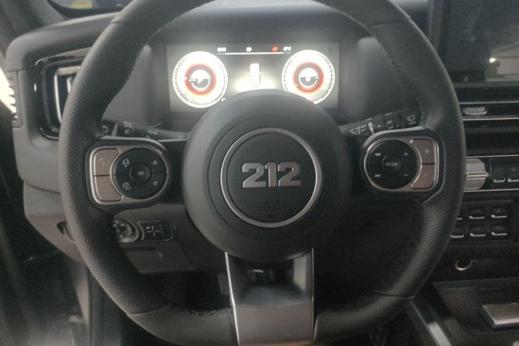 Used 212 T01 2024 2.0T Explorer
