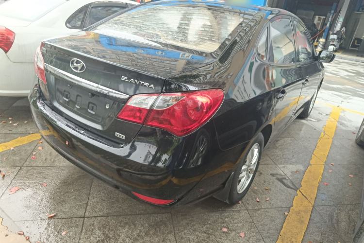 Used Hyundai Celesta 2015 1.6L Manual Comfort Model Rear Right 45 Deg