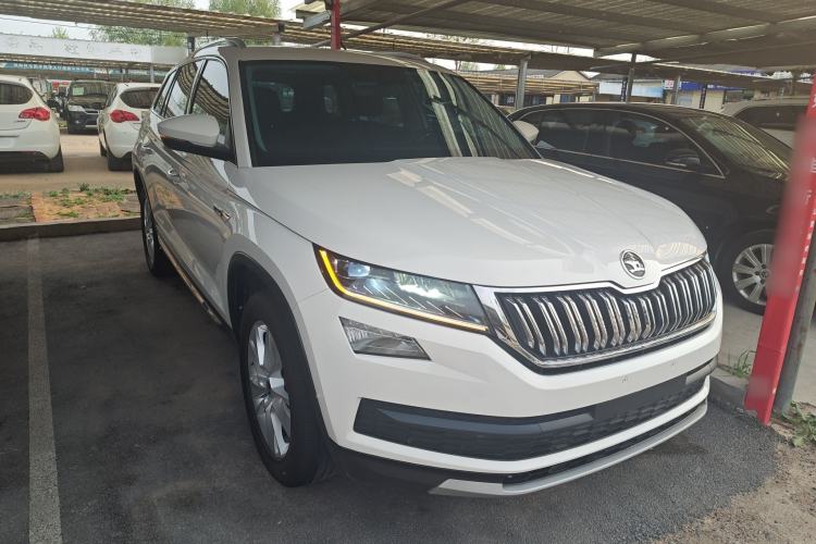 Used Skoda Kodiaq 2018 Facelifted TSI330 5-Seater Two-Wheel-Drive Luxury Enjoyment Edition Front Right 45 Deg