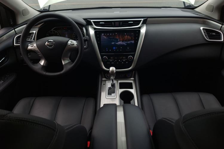 Used Nissan Murano 2021 2.5L XL Two-Wheel Drive Smart Connect Luxury Edition Center Console