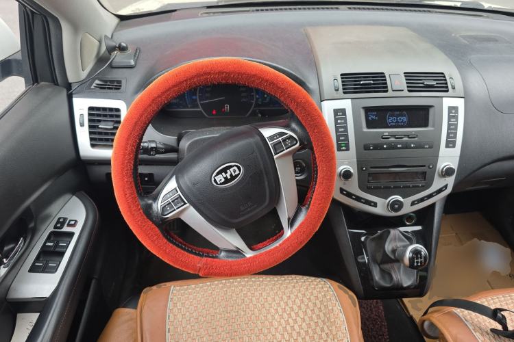 Used BYD S6 2014 2.0L Manual Elite Version 5 Seats
