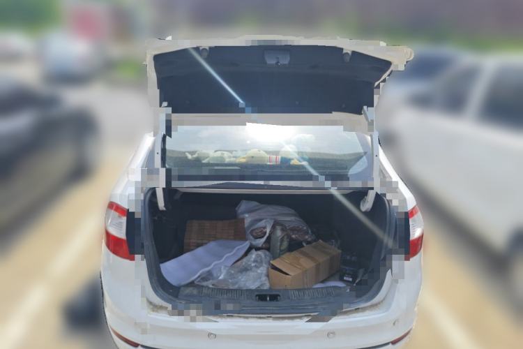 Used Ford Fiesta 2013 Sedan 1.5L Manual Fashion Edition Trunk