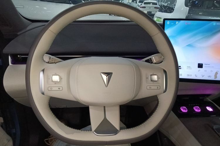 Used Deepal L07 2024 230Max Qiankun Intelligent Driving ADS SE Range-Extended Version Steering Wheel