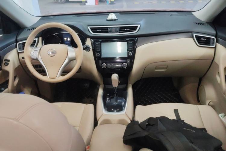 Used Nissan X-Trail 2014 2.0L CVT Comfort Edition 2WD Center Console