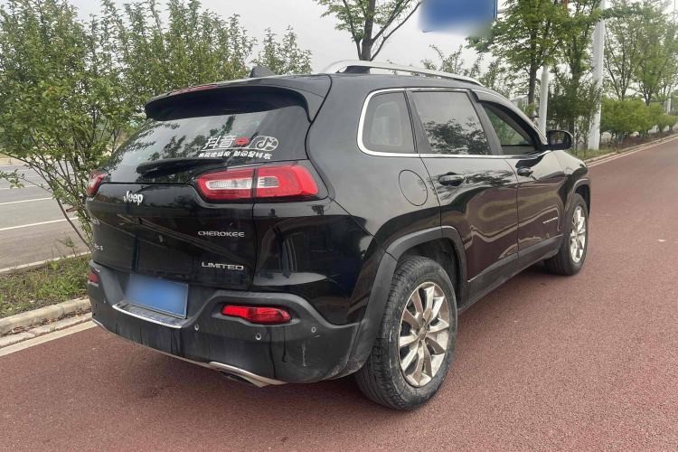 Used Jeep Cherokee 2016 2.4L Superior Edition