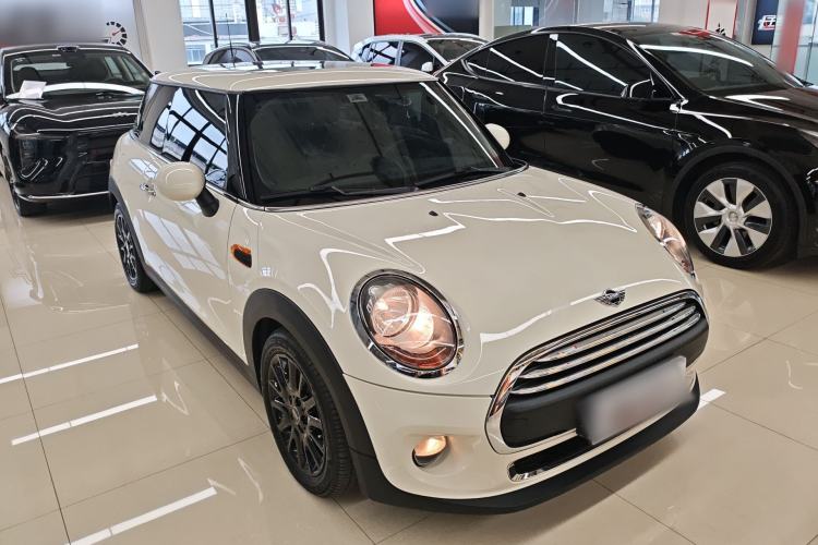 Used MINI 2018 1.5T ONE PLUS Front Right 45 Deg