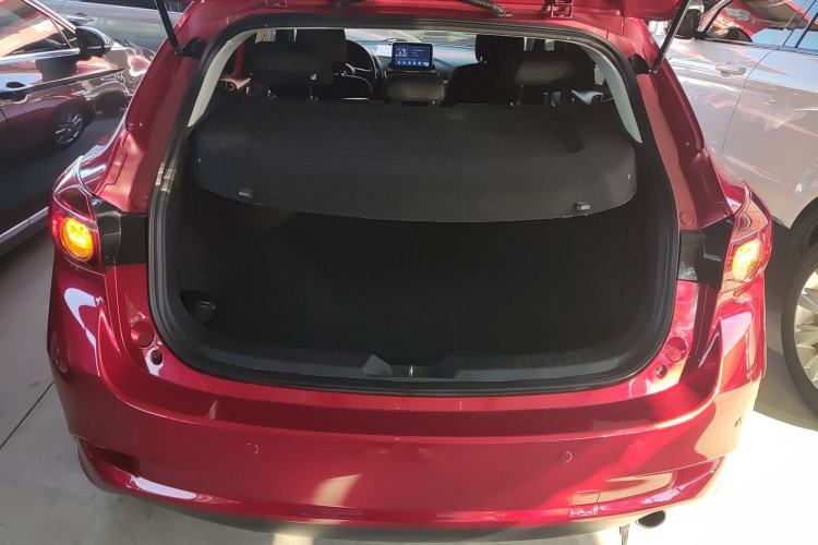 Used Mazda 3 Axela 2019 Cloud-Control Edition Hatchback 1.5L Automatic Comfort Model China VI Standard Trunk