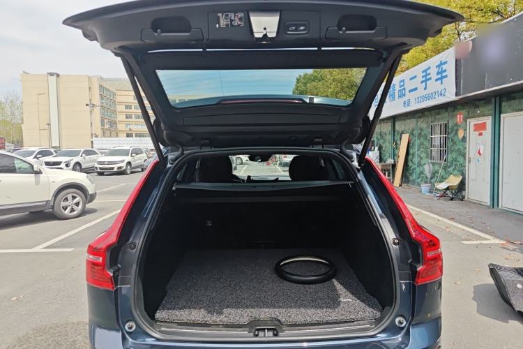 Used Volvo XC60 2021 T5 4x4 Smart Luxury Edition Trunk