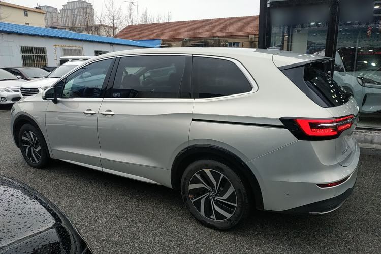 Used Volkswagen Viloran 2024 330TSI Luxury Edition
