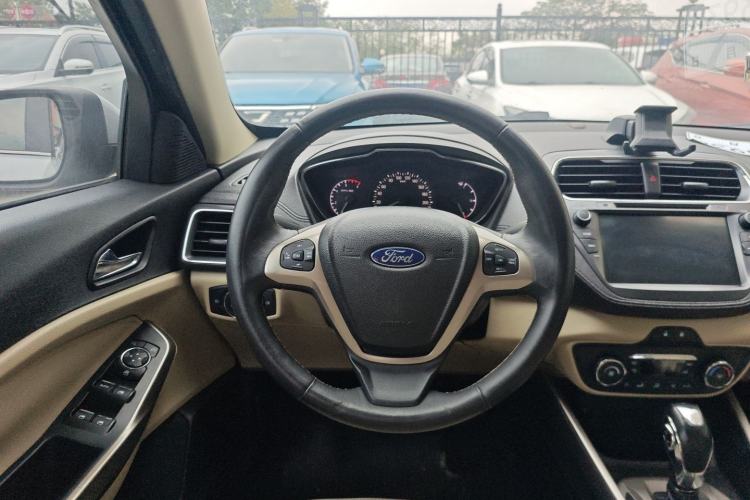 Used Ford Escort 2015 1.5L Automatic Fashion Model