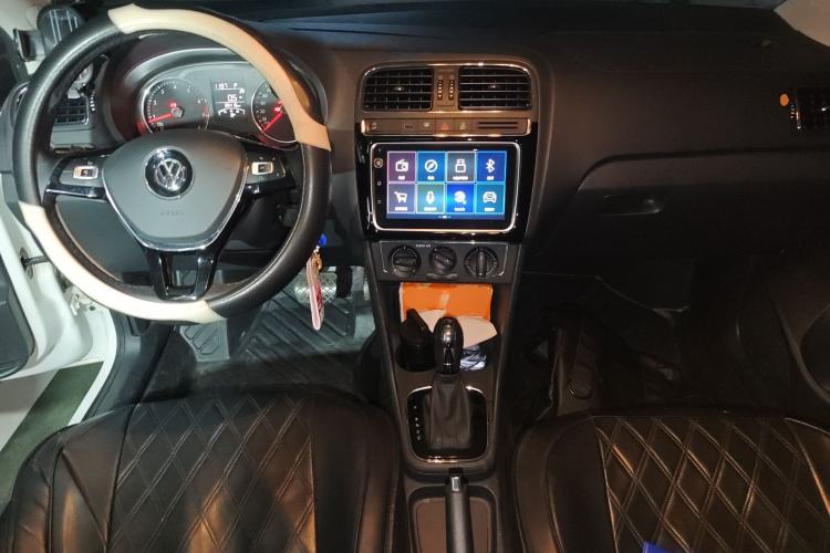 Used Volkswagen Polo 2018 1.5L Automatic Enjoyment Model Center Console