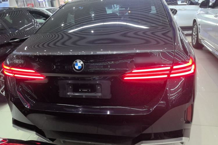 Used BMW 5 Series 2024 530Li Leading Model M Sport Package