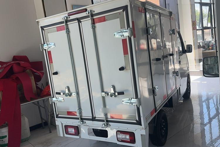 Used Neomor D02 2023 120km Van Standard Version