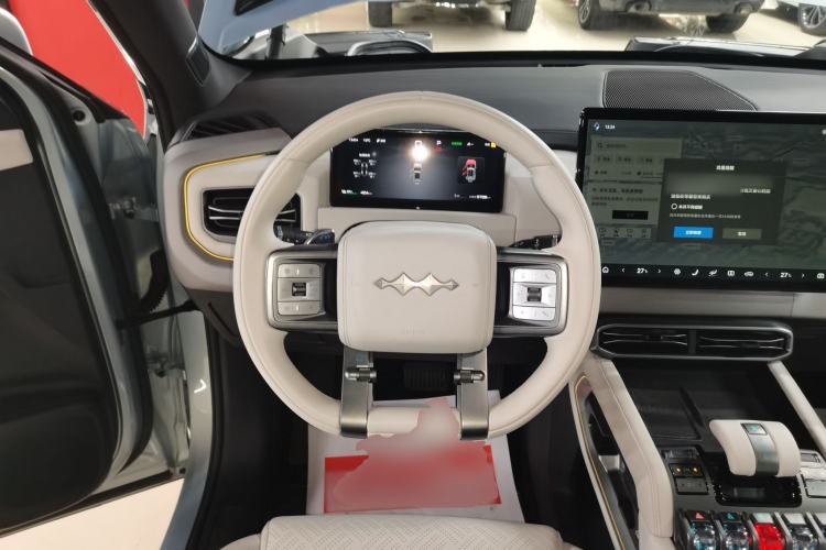 Used Formula Leopard Titanium 3 2025 501KM All-Wheel Drive Intelligent Driving Ultra Version