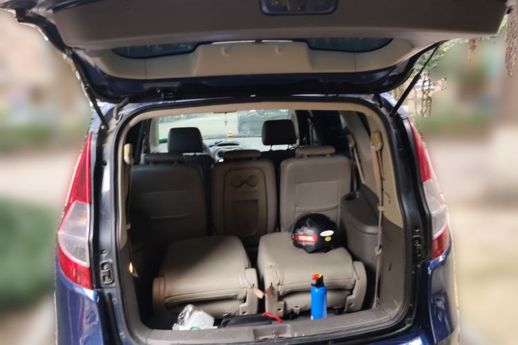 Used JAC Group Refine M2 2011 1.8L MT Luxury 7-Seater