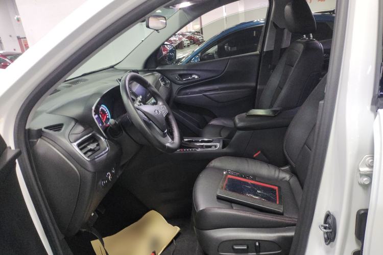 Used Chevrolet Equinox 2019 Redline 550T Automatic All-Wheel-Drive RS Model China VI Standard Left Front Seat