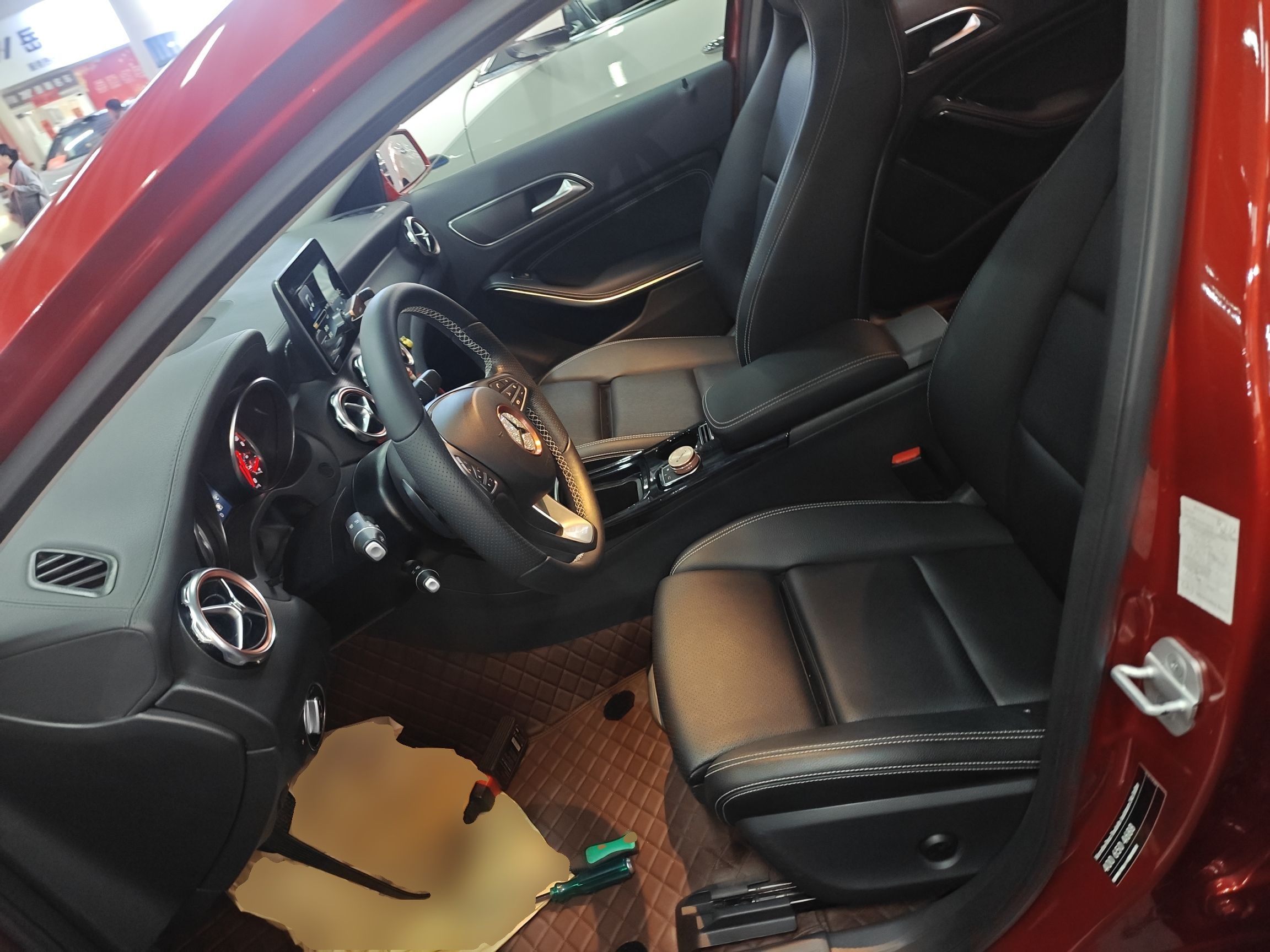 المقاعد الأمامية داخل السيارة