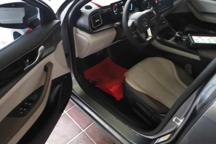 Used BYD Qin PLUS 2023 Champion Edition DM-i 120KM Leading Model
