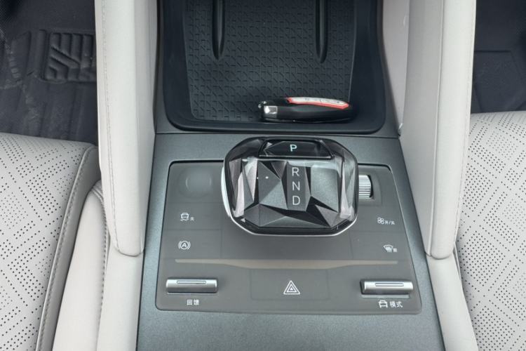 Used BYD Yuan UP 2024 401KM Leading Edition Gear Lever