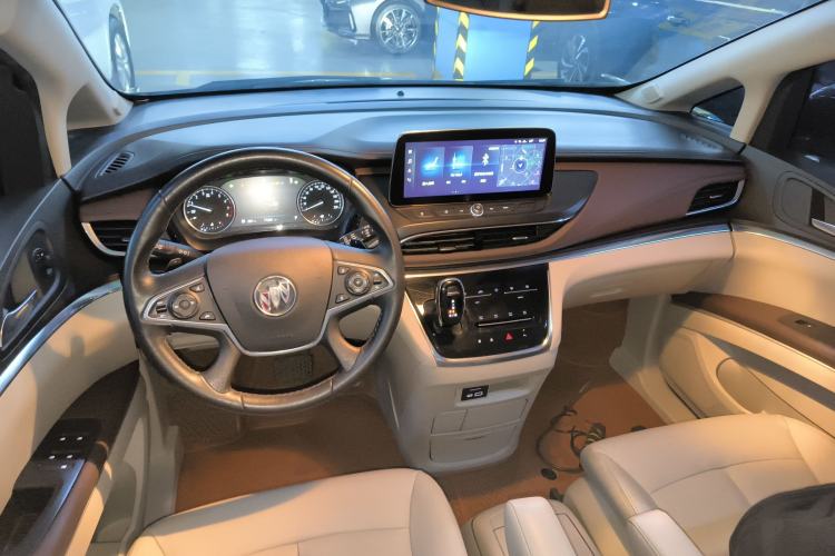 Used Buick GL8 2020 Land Business Class 652T Luxury Model
