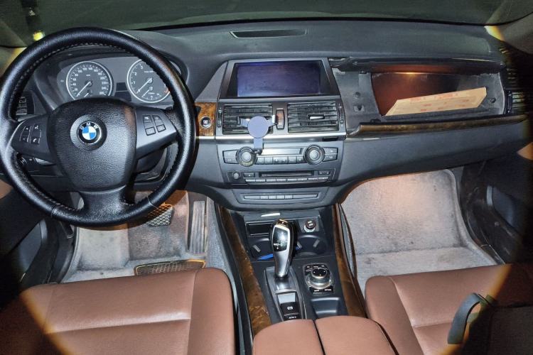 Used BMW X5 2011 xDrive35i Leading Model Center Console