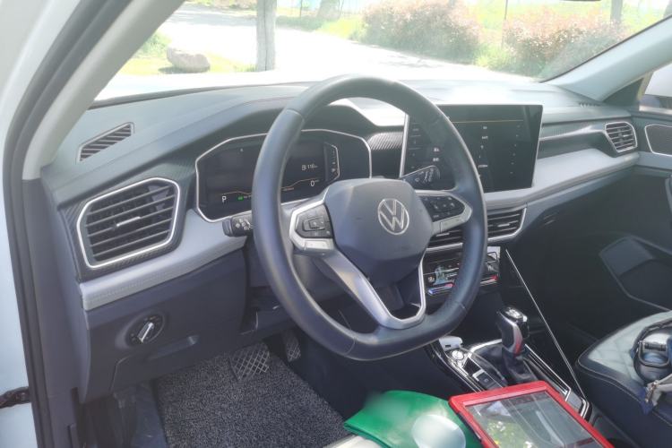 Used Volkswagen Tayron 2023 330TSI Two-Wheel-Drive Luxury Plus Advanced Version Center Console