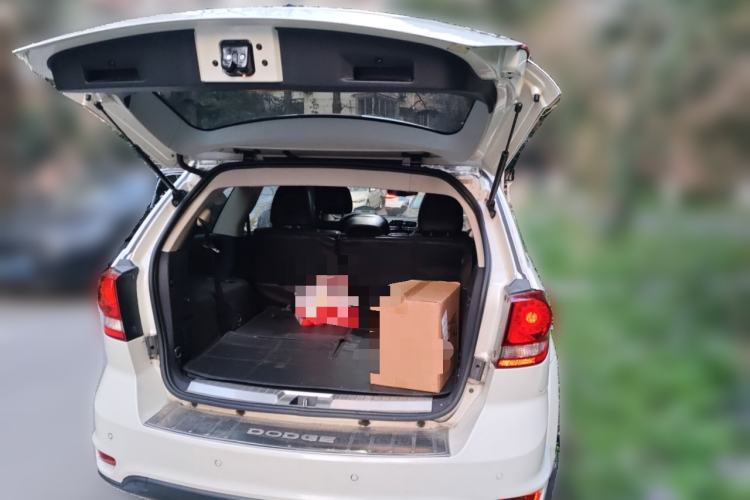 Used Dodge Journey 2013 2.4L Two-Wheel Drive Luxury Version