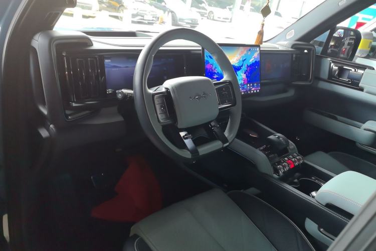 Used Formula Leopard Leopard 5 2023 Navigator Edition