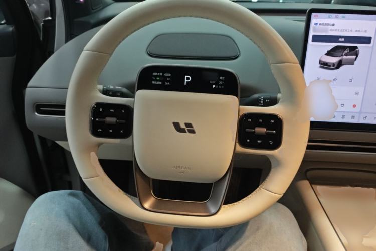 Used Li Auto i6 2025 Model Two-Wheel-Drive Standard Type Steering Wheel