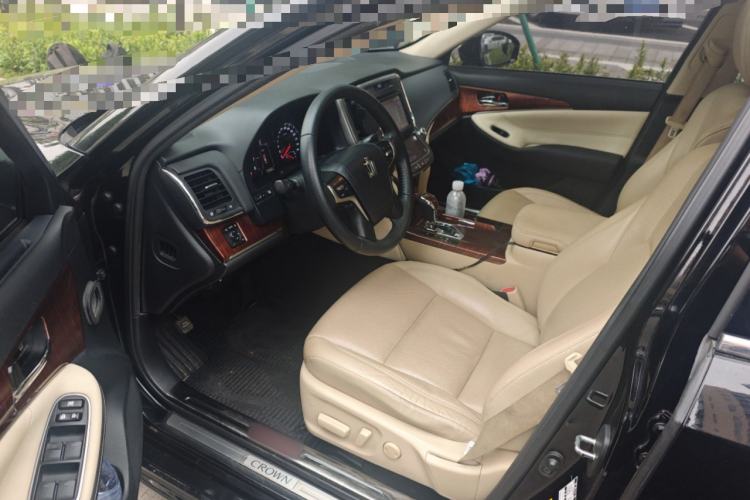 Used Toyota Crown 2015 2.0T Fashion Edition
