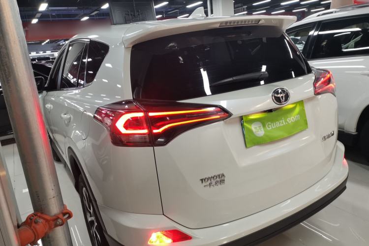 Used Toyota RAV4 2019 2.0L CVT Two-Wheel Drive Pioneer Edition China V Standard
