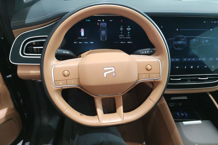 Used Rising R7 2023 Rear-Drive Screen King Edition