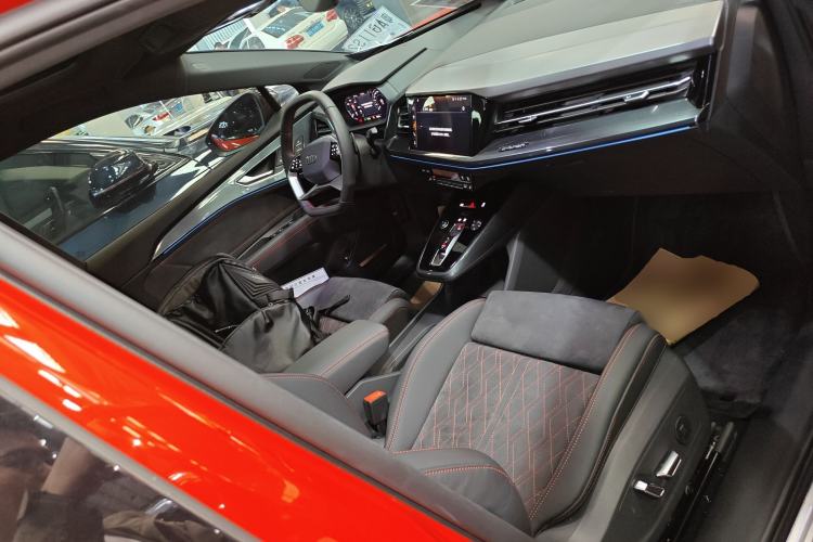 Used Audi Q5 e-tron 2022 50 e-tron quattro edition one Artistic Collection Edition
