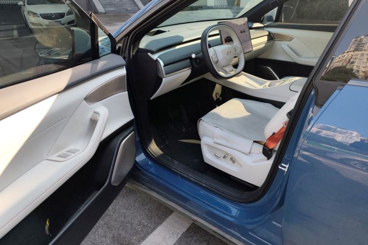 Used ONVO L60 2024 60 kWh All-Wheel Drive