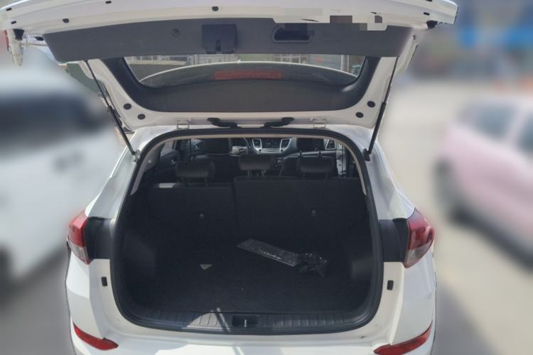 Used Hyundai Tucson 2015 1.6T Dual-Clutch Two-Wheel-Drive Smart Model Trunk