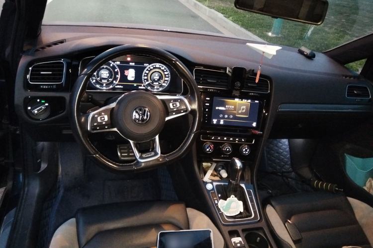 Used Volkswagen Golf 2020 Charming Edition 280TSI DSG R-Line
